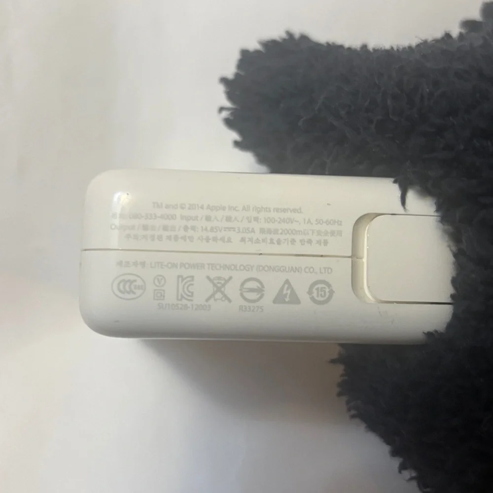 Apple White Square MacBook Power Adapter 45W A 1436 2014 Untested Charger Cables